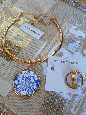 St. Thomas Set Gold Necklace/ Hoop Earrings Blue/ White Tile